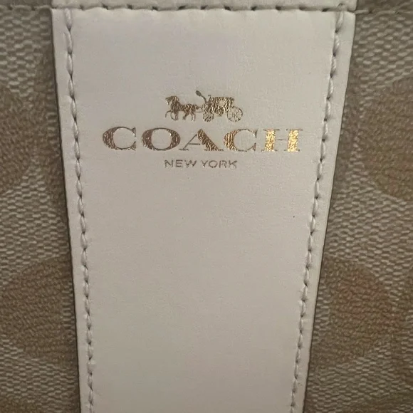 Coach Corner Zip Wristlet Signature Canvas Khaki Chalk NWT - Picture 10 of 10